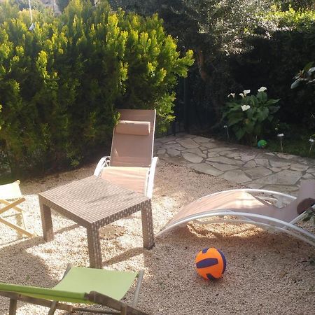 Agreable T3 Avec Jardin Et Parking Prive, A 350M Du Centre Ville Et Des Plages, Wifi, Remise Supplementaire De 10 Pourcent Pour Une Location A La Semaine Кавалер-сюр-Мер Экстерьер фото